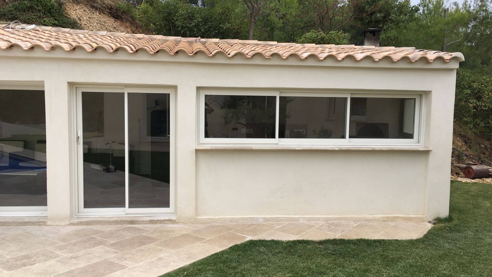 F2J Sur Mesure Saint-Cyr-sur-Mer Pergolas Bioclimatiques Fenêtres Alu PVC Baie vitrée volet roulant store portail porte de garage automatisme vitrerie Vérandas Serrurerie Dépannage