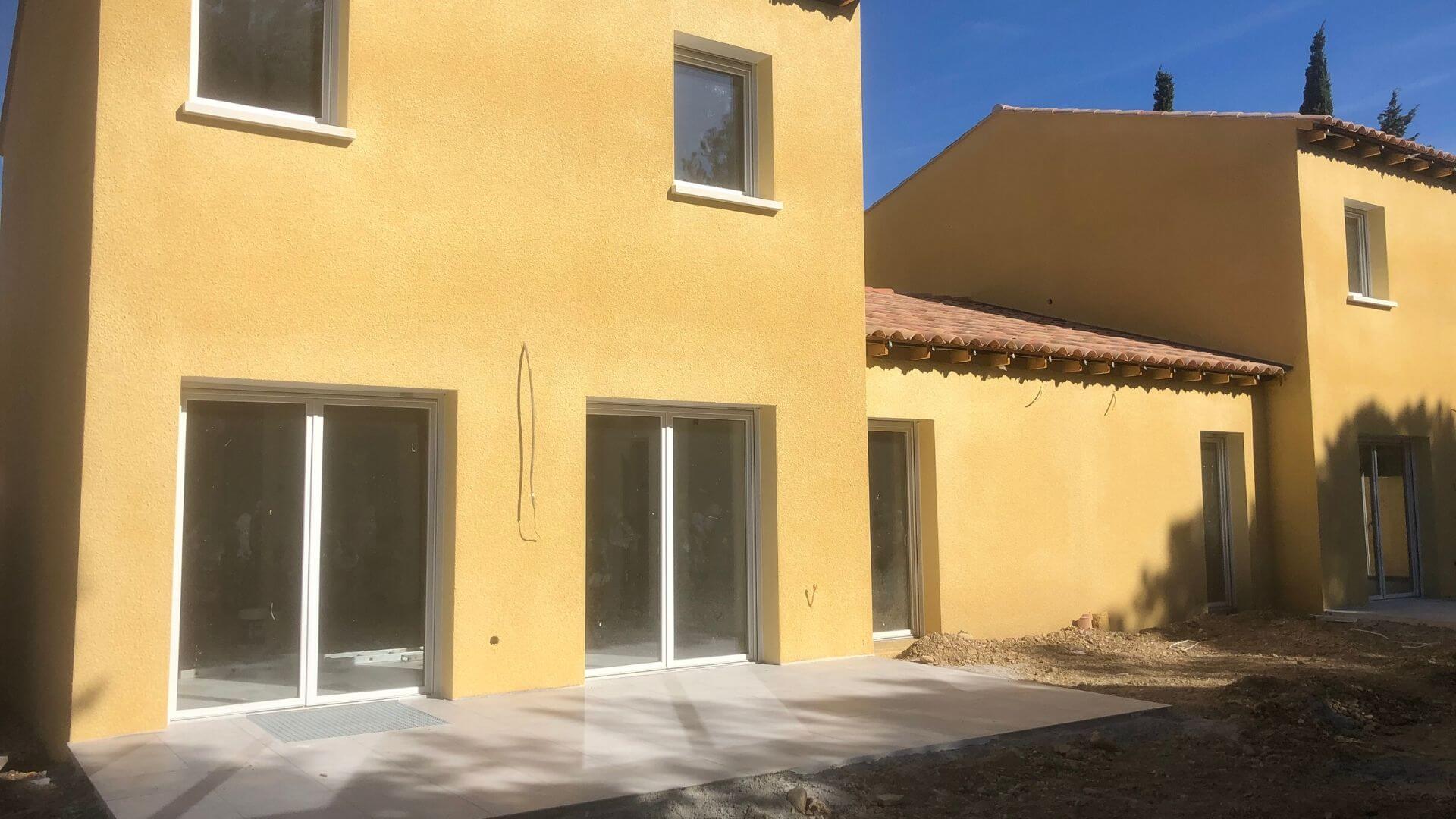F2J Sur Mesure Saint-Cyr-sur-Mer Pergolas Bioclimatiques Fenêtres Alu PVC Baie vitrée volet roulant store portail porte de garage automatisme vitrerie Vérandas Serrurerie Dépannage