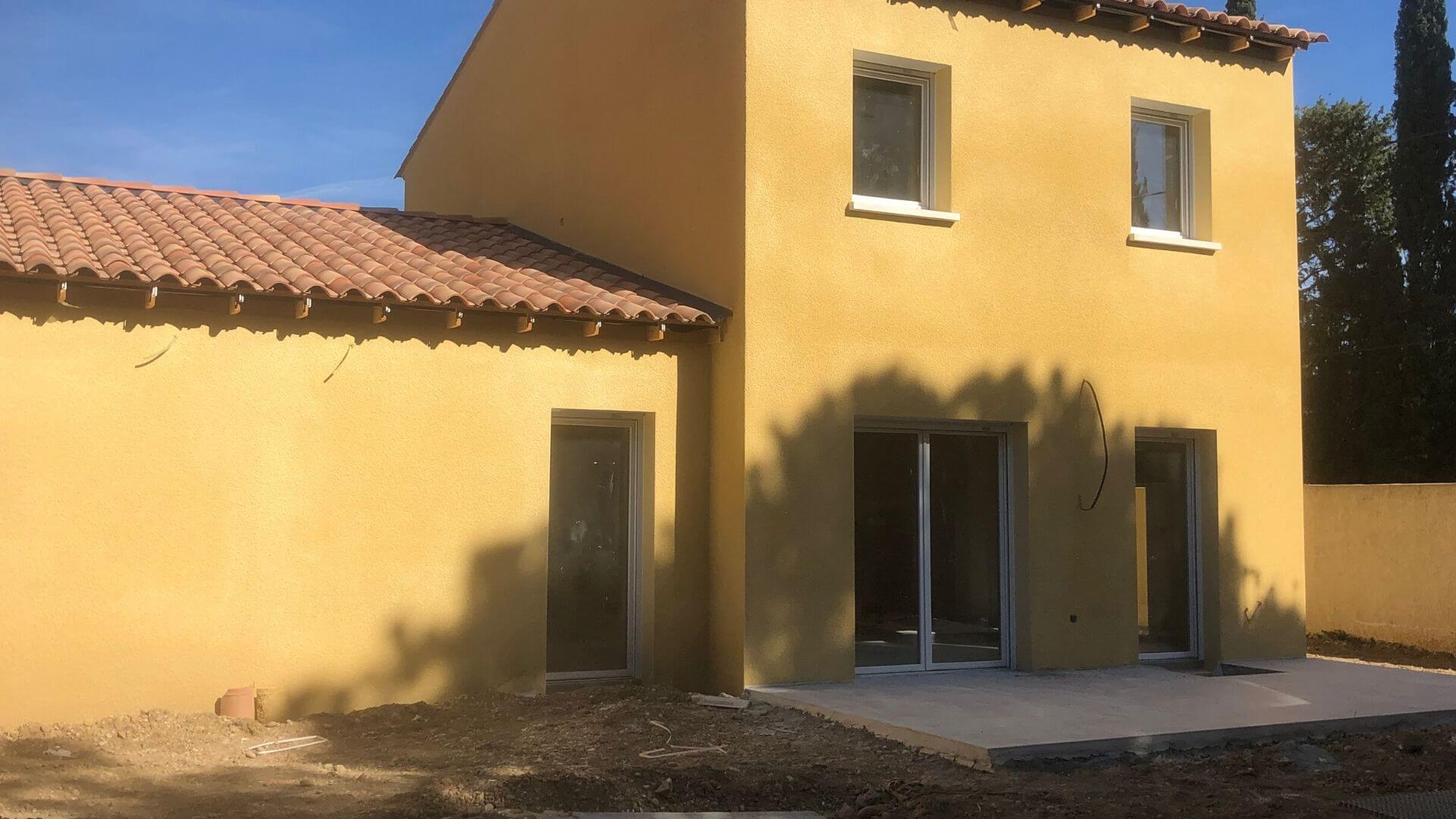 F2J Sur Mesure Saint-Cyr-sur-Mer Pergolas Bioclimatiques Fenêtres Alu PVC Baie vitrée volet roulant store portail porte de garage automatisme vitrerie Vérandas Serrurerie Dépannage