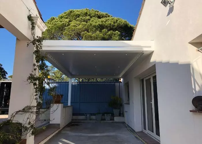 F2J Sur Mesure Saint-Cyr-sur-Mer Pergolas Bioclimatiques Fenêtres Alu PVC Baie vitrée volet roulant store portail porte de garage automatisme vitrerie Vérandas Serrurerie Dépannage