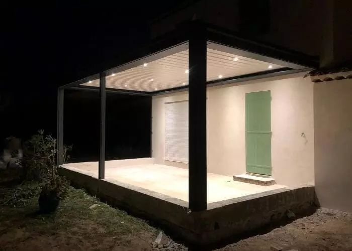 F2J Sur Mesure Saint-Cyr-sur-Mer Pergolas Bioclimatiques Fenêtres Alu PVC Baie vitrée volet roulant store portail porte de garage automatisme vitrerie Vérandas Serrurerie Dépannage